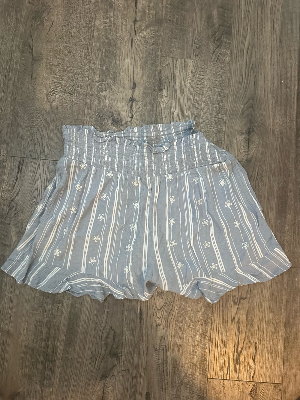 American Eagle elastic waist shorts Size L